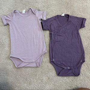 Kate and Quinn baby short sleeve onesies